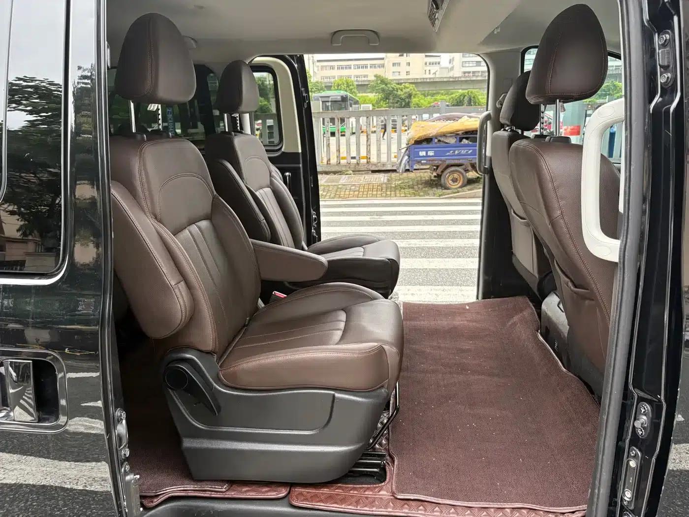 Lingzhi PLUS 2022 Touring Edition 2.0L Manual Premium 7-Seater — миниатюра 13