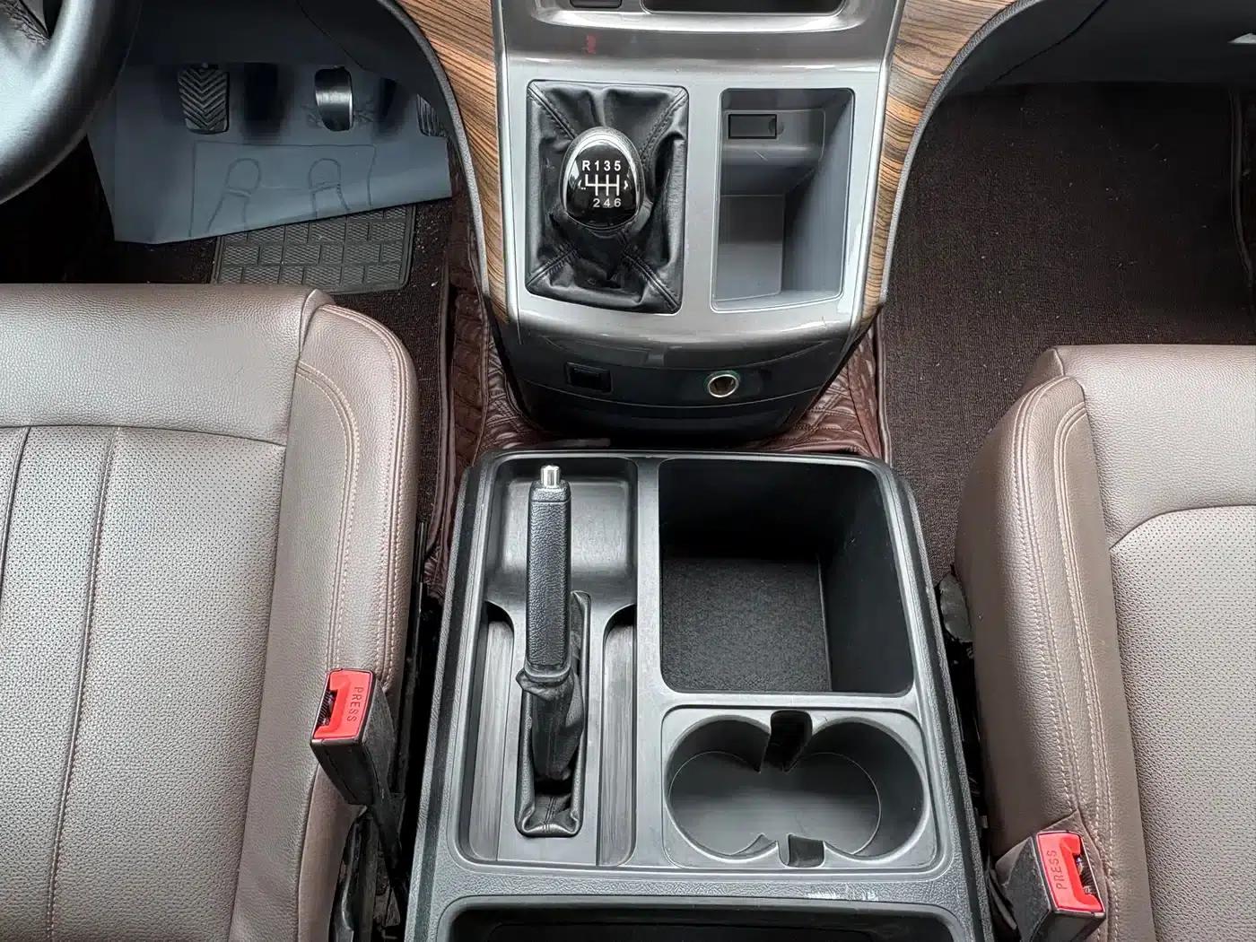 Lingzhi PLUS 2022 Touring Edition 2.0L Manual Premium 7-Seater — миниатюра 16