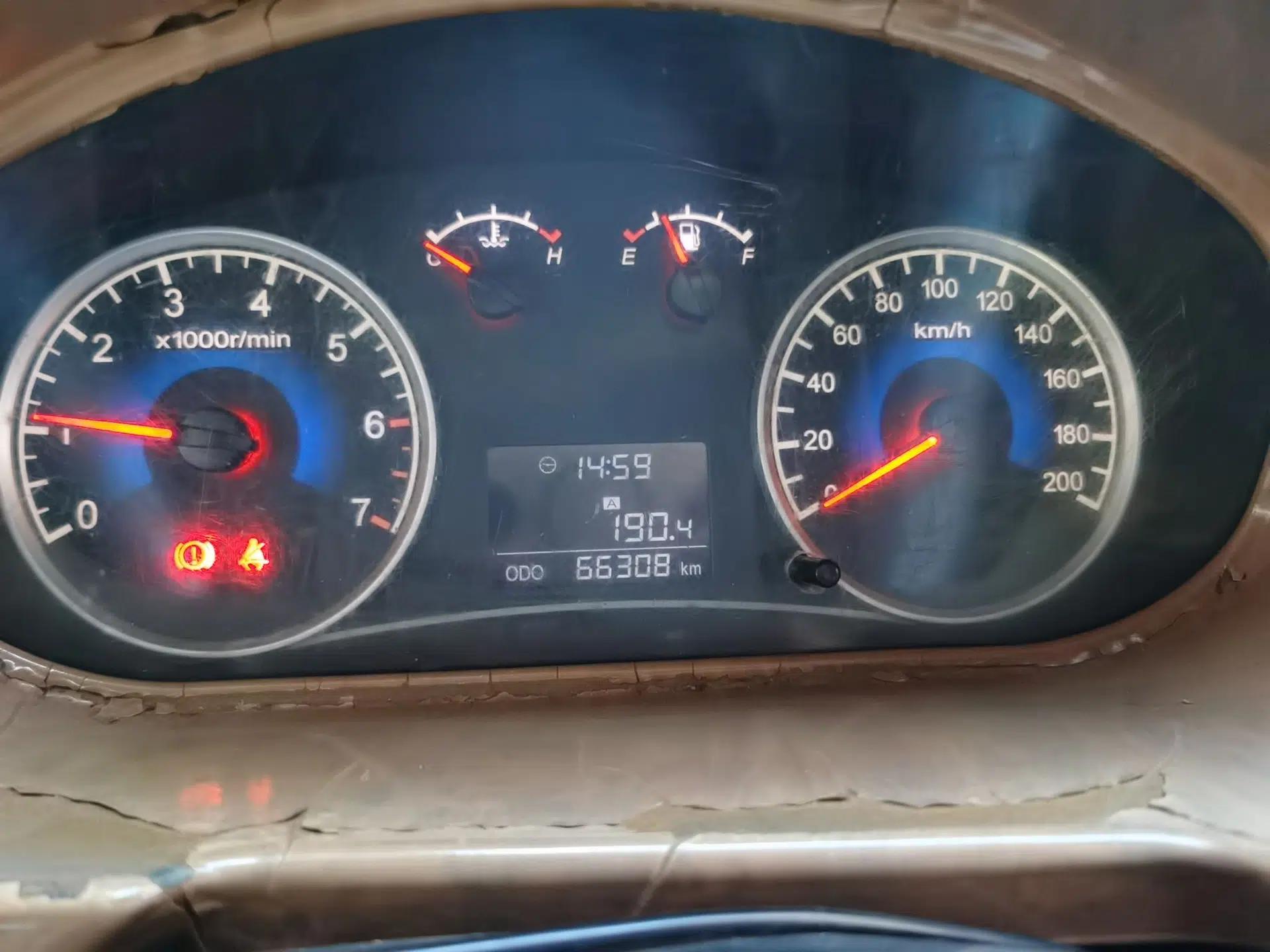 Dongfeng Fengon 330 2014 1.5L Manual Standard Edition DK15-02 — миниатюра 11
