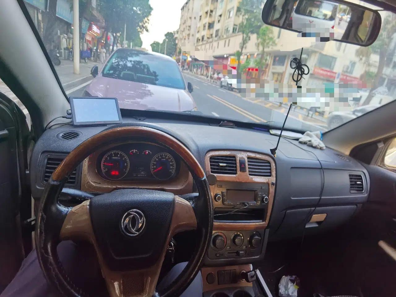Dongfeng Fengon 330 2014 1.5L Manual Standard Edition DK15-02 — миниатюра 9