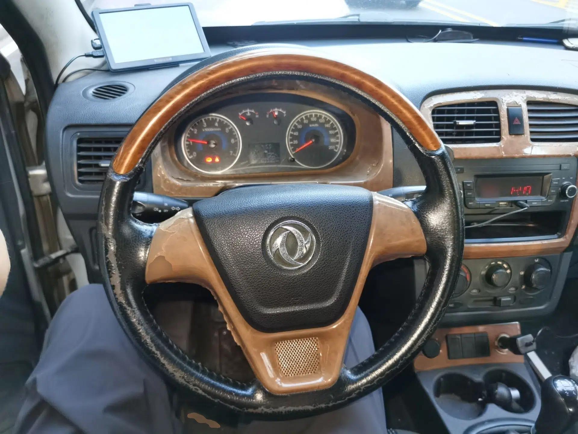 Dongfeng Fengon 330 2014 1.5L Manual Standard Edition DK15-02 — миниатюра 10