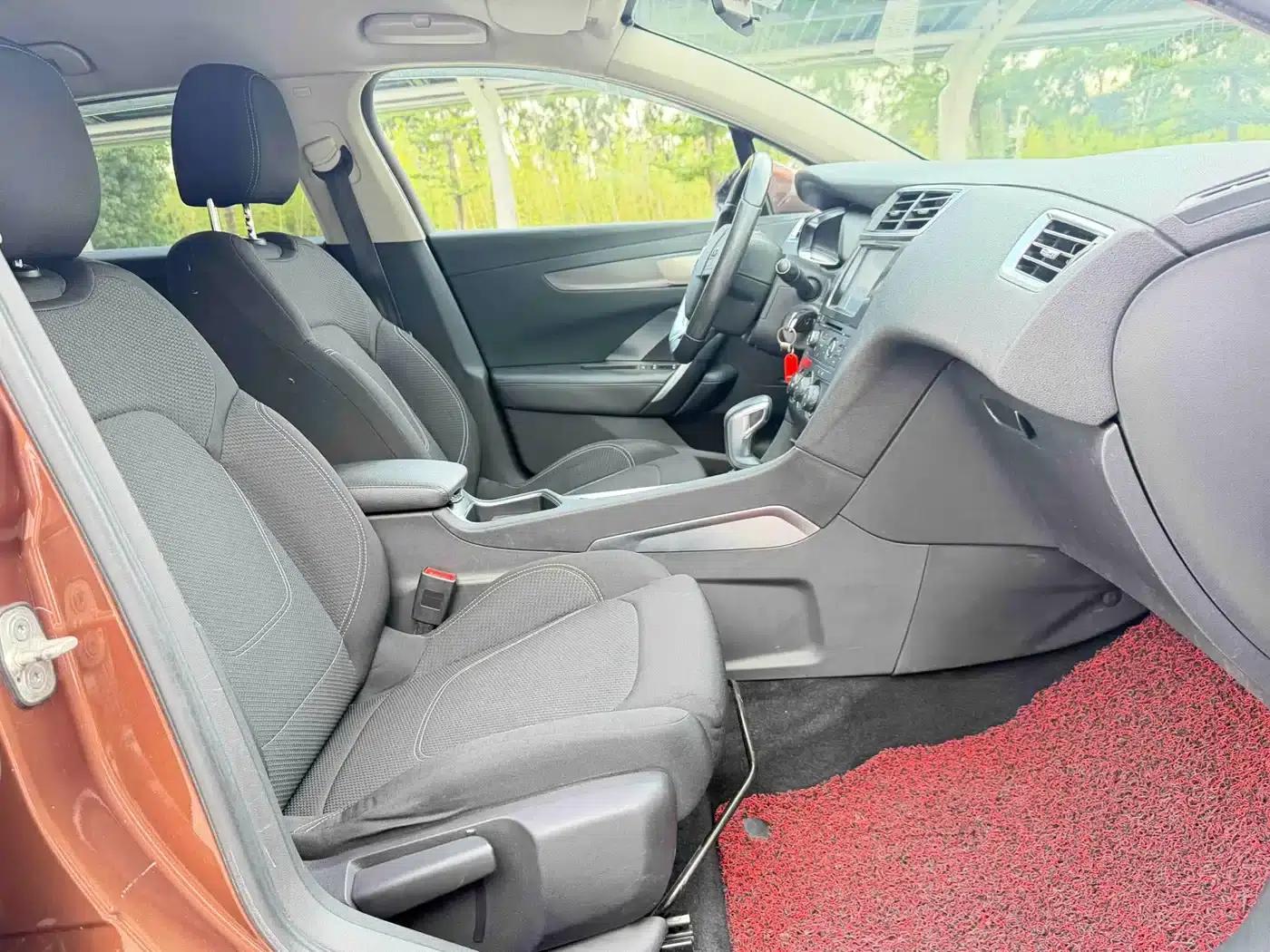 DS 6 2014 1.6T Comfort Edition THP160 — миниатюра 14