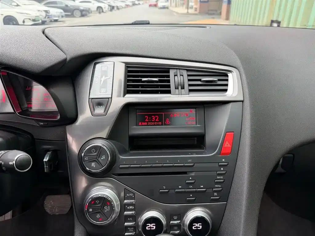 DS 5 2015 1.6T Luxury Edition THP160 — миниатюра 6
