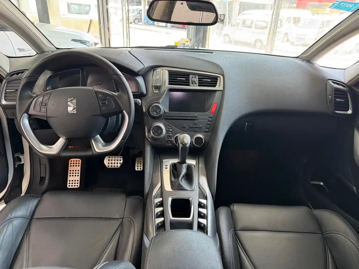 DS 5 2013 1.6T Luxury Edition THP200 — миниатюра 9