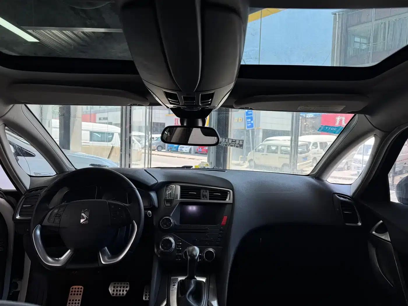 DS 5 2013 1.6T Luxury Edition THP200 — миниатюра 10