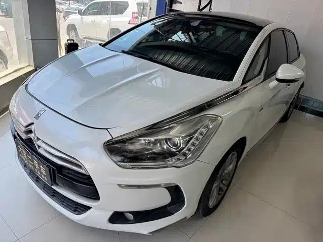 DS 5 2013 1.6T Luxury Edition THP200