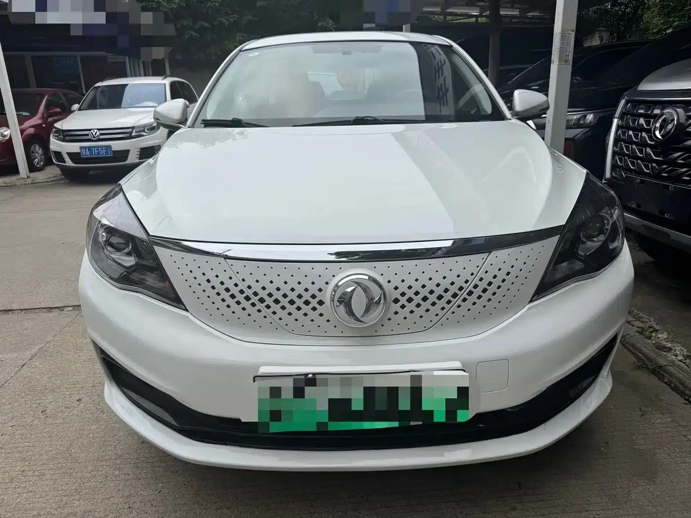 Dongfeng Fengshen E70 2023 Model 400H Battery Swapping Version — миниатюра 2