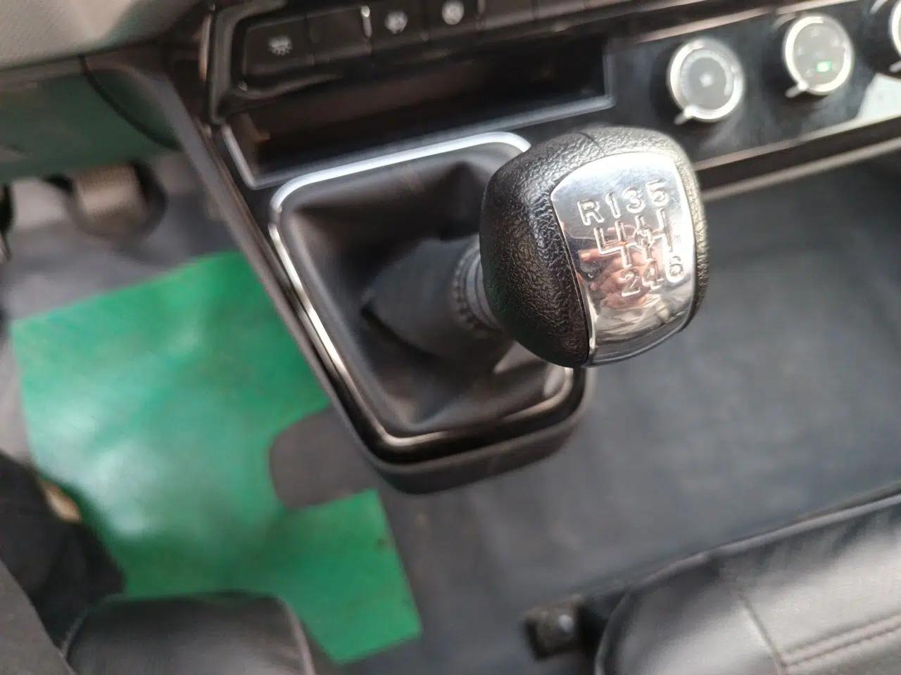 Dongfeng Yufeng 2023 V9+ 2.0T Manual Rear-Drive Multi-Function Mid-Height 7/8/9-Seater — миниатюра 14