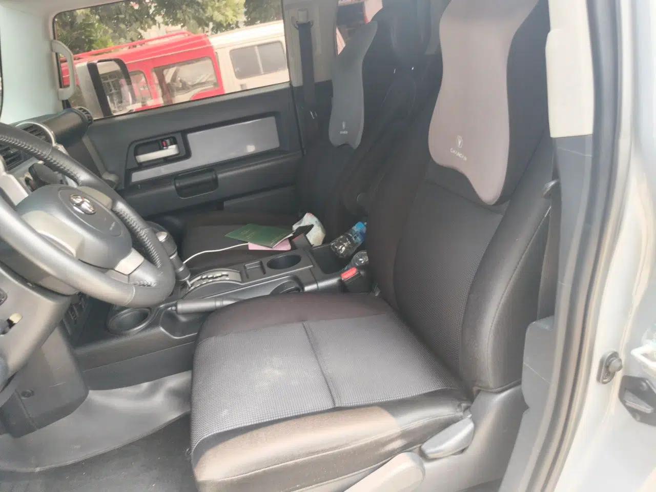 Toyota FJ Cruiser 4.0FJ parallel import — миниатюра 15