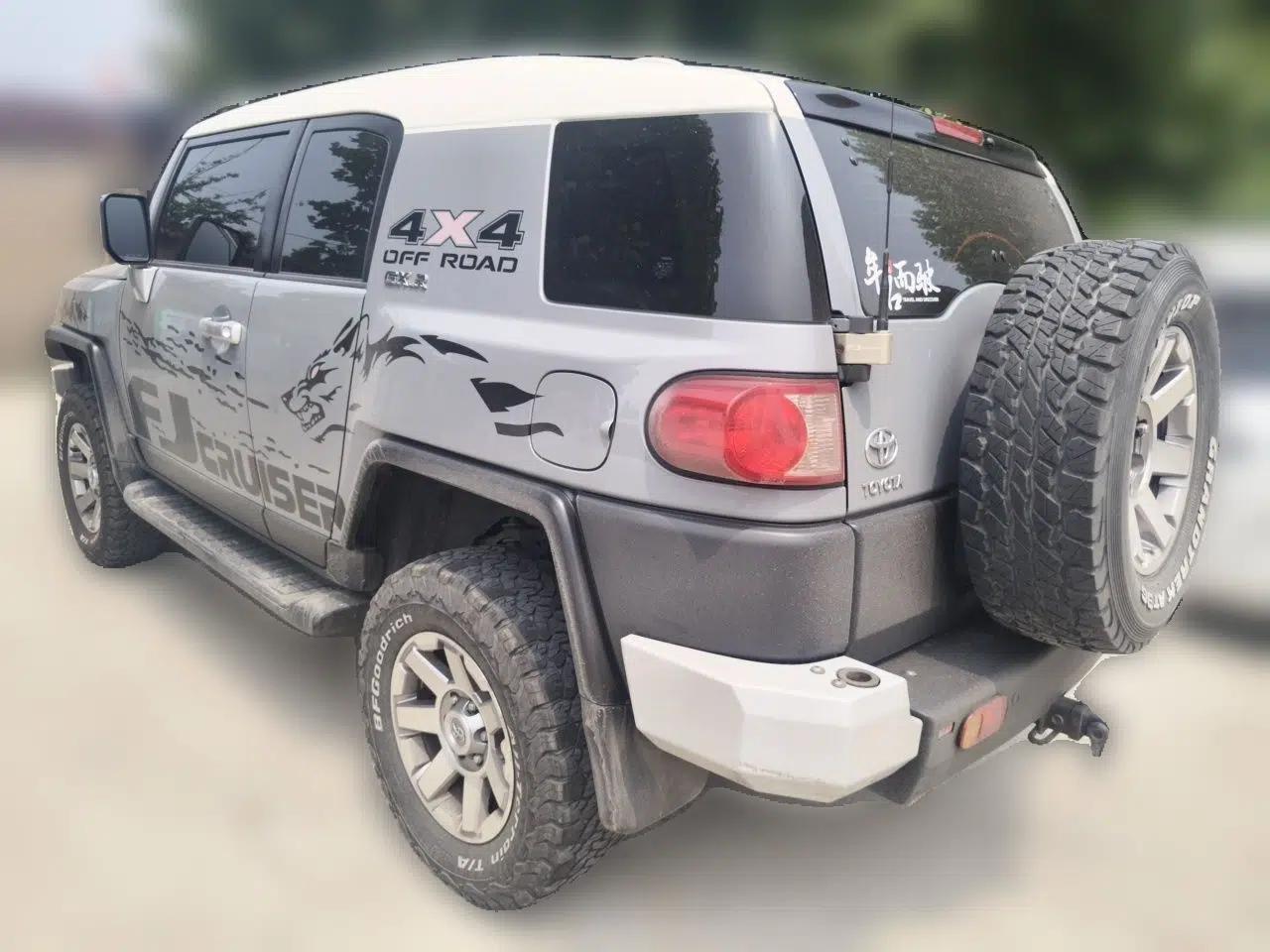 Toyota FJ Cruiser 4.0FJ parallel import — миниатюра 4