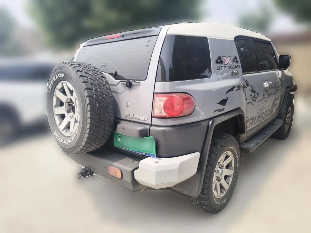 Toyota FJ Cruiser 4.0FJ parallel import — миниатюра 6