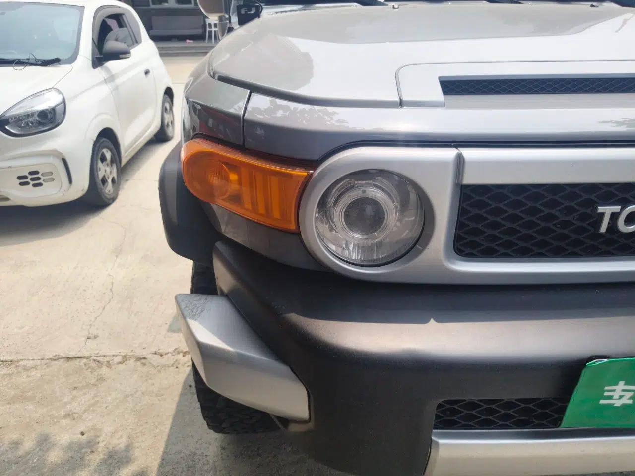 Toyota FJ Cruiser 4.0FJ parallel import — миниатюра 7