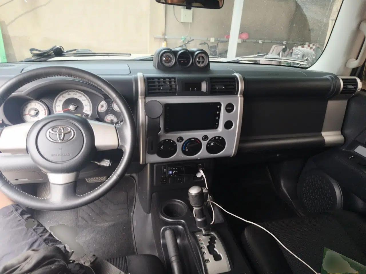 Toyota FJ Cruiser 4.0FJ parallel import — миниатюра 9