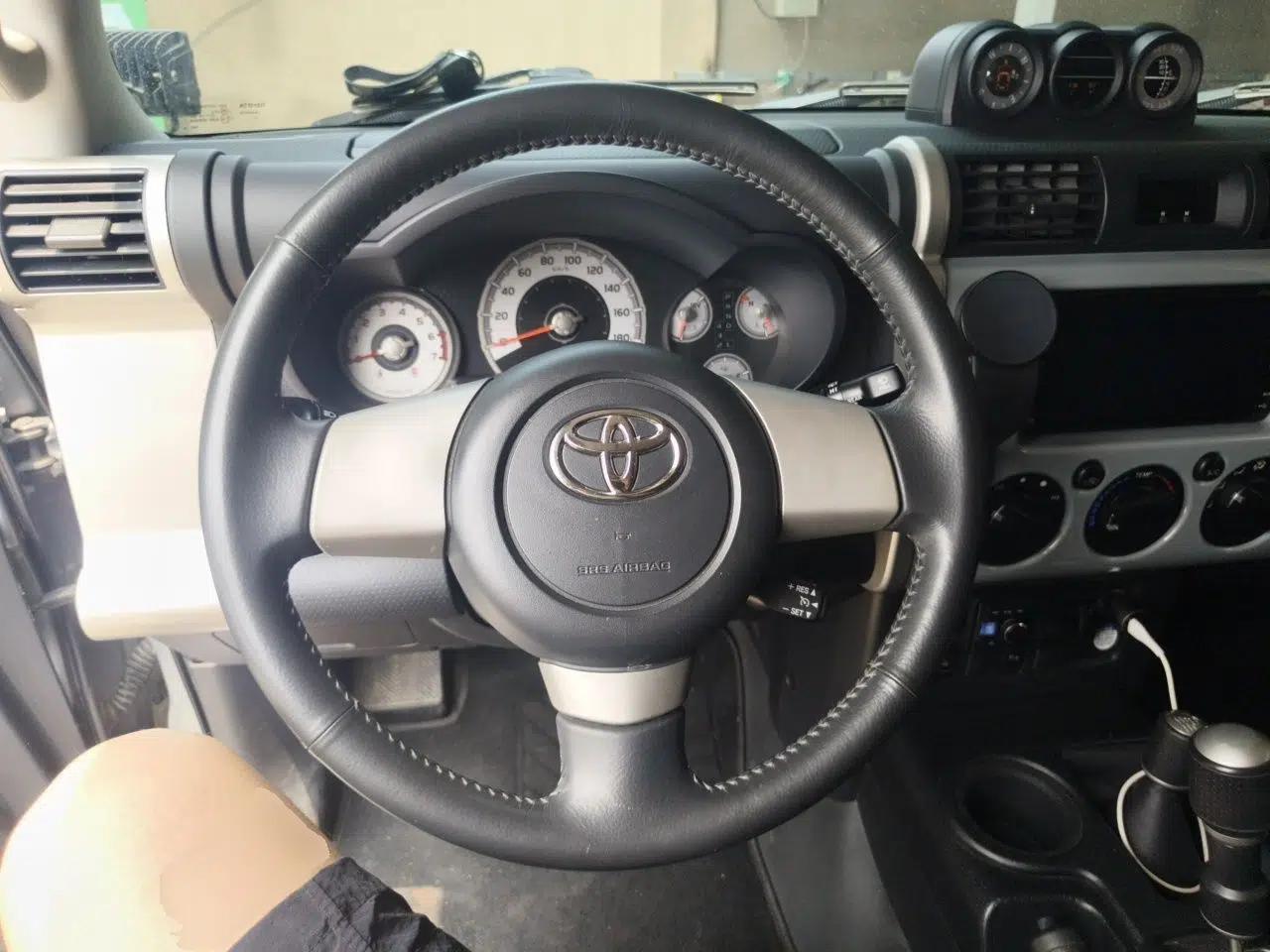 Toyota FJ Cruiser 4.0FJ parallel import — миниатюра 10