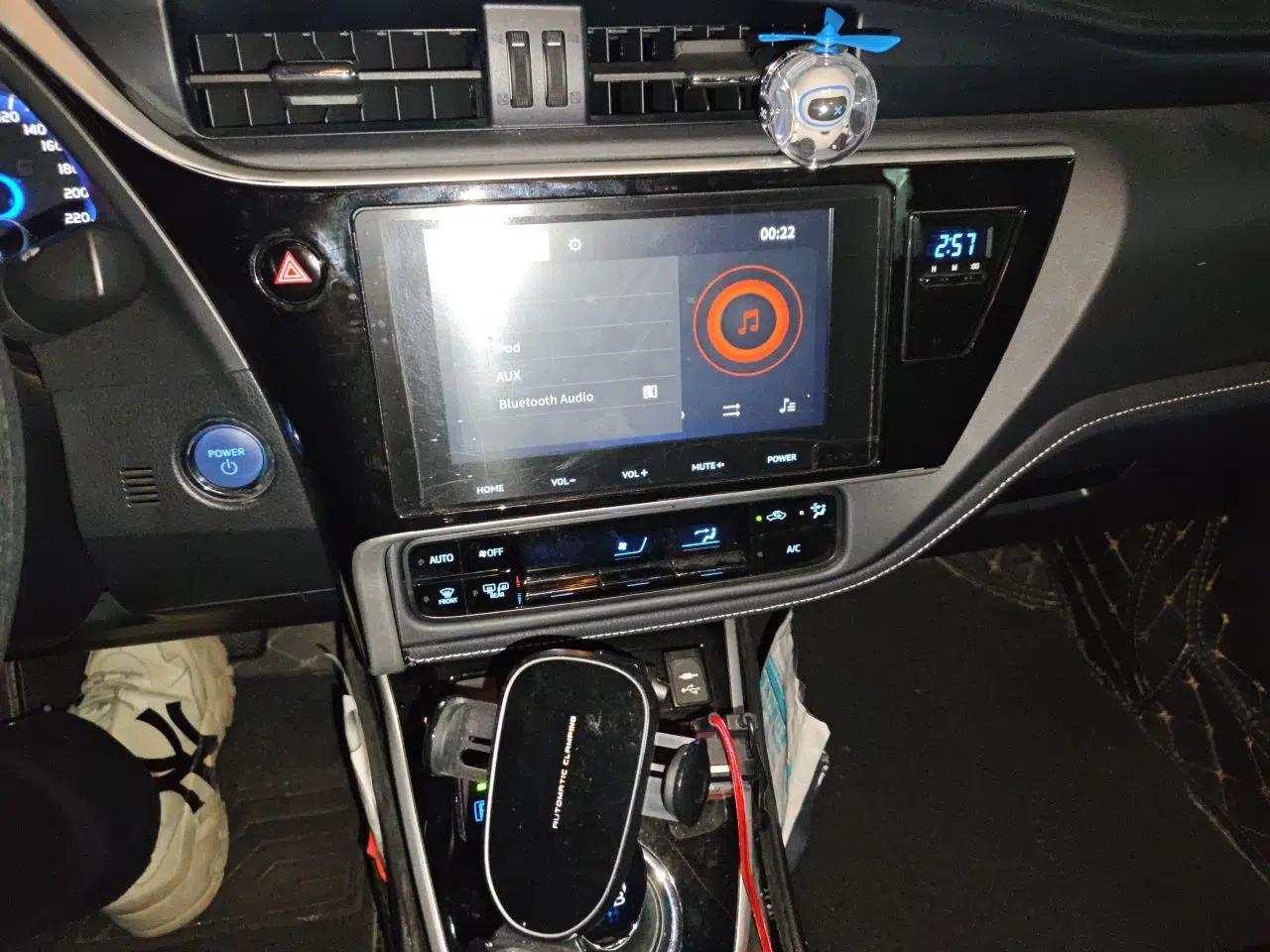 Toyota Corolla Hybrid E+ 2019 1.8L E-CVT Luxury Edition — миниатюра 13