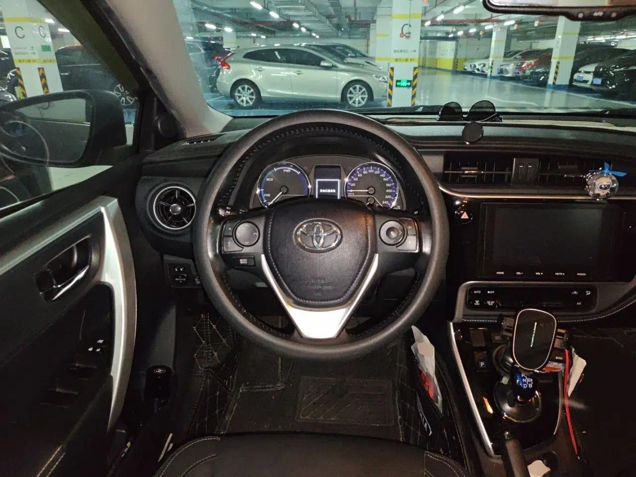 Toyota Corolla Hybrid E+ 2019 1.8L E-CVT Luxury Edition — миниатюра 10