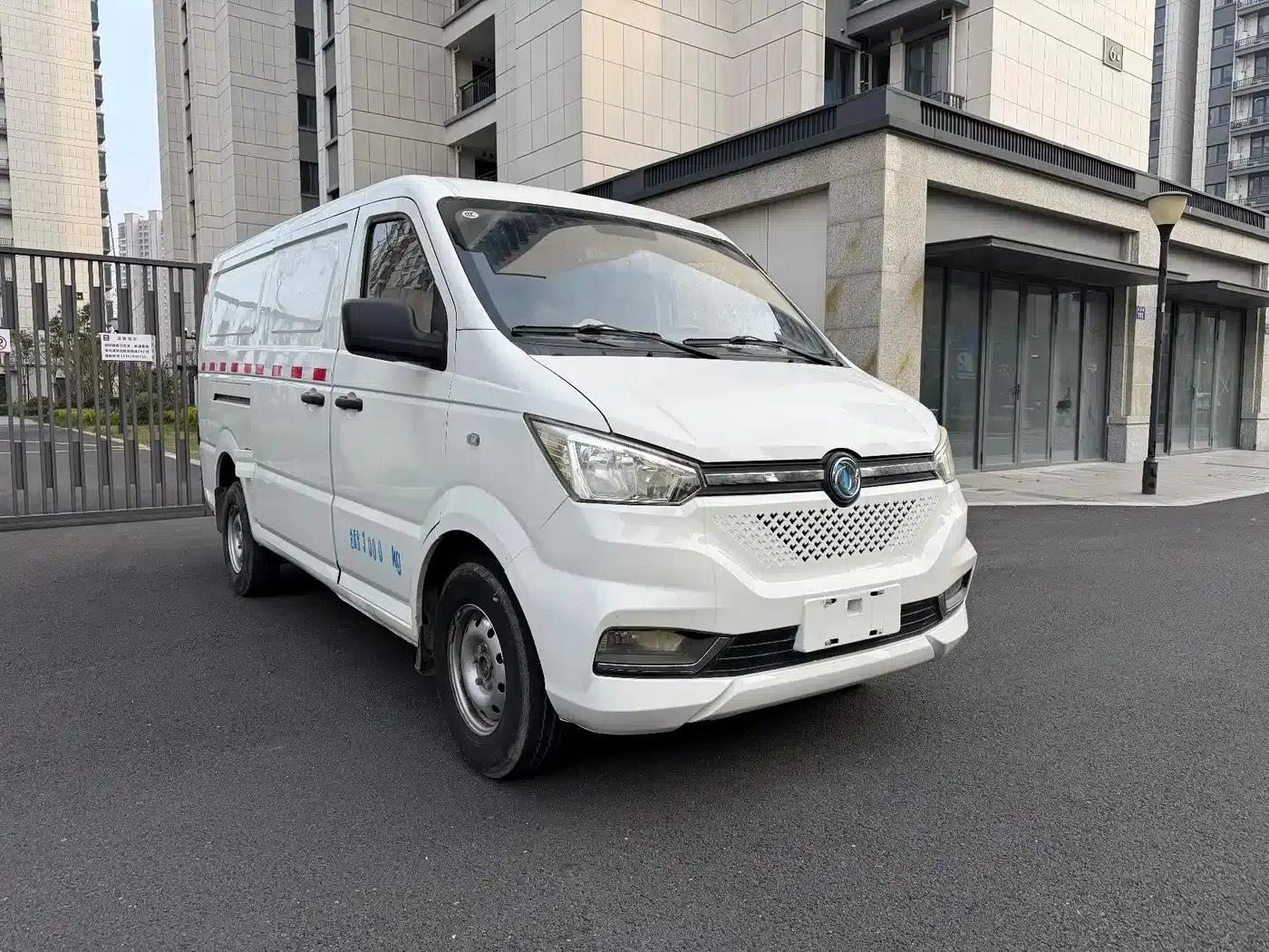 Yufeng EM26 2023 Standard Edition 41.472kWh Henan Lithium Power — миниатюра 3