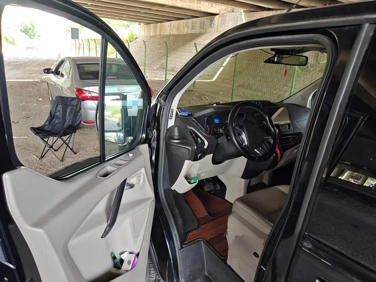 Ford Tourneo Custom 2017 2.0T Automatic Elite Version — миниатюра 16