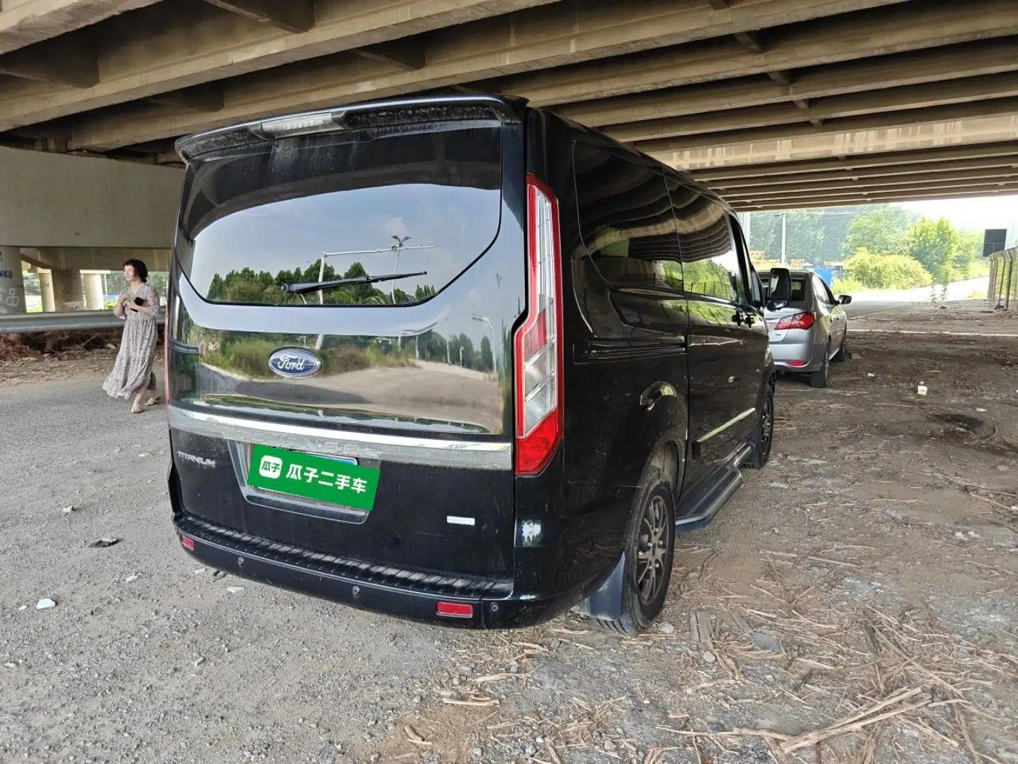 Ford Tourneo Custom 2017 2.0T Automatic Elite Version — миниатюра 6