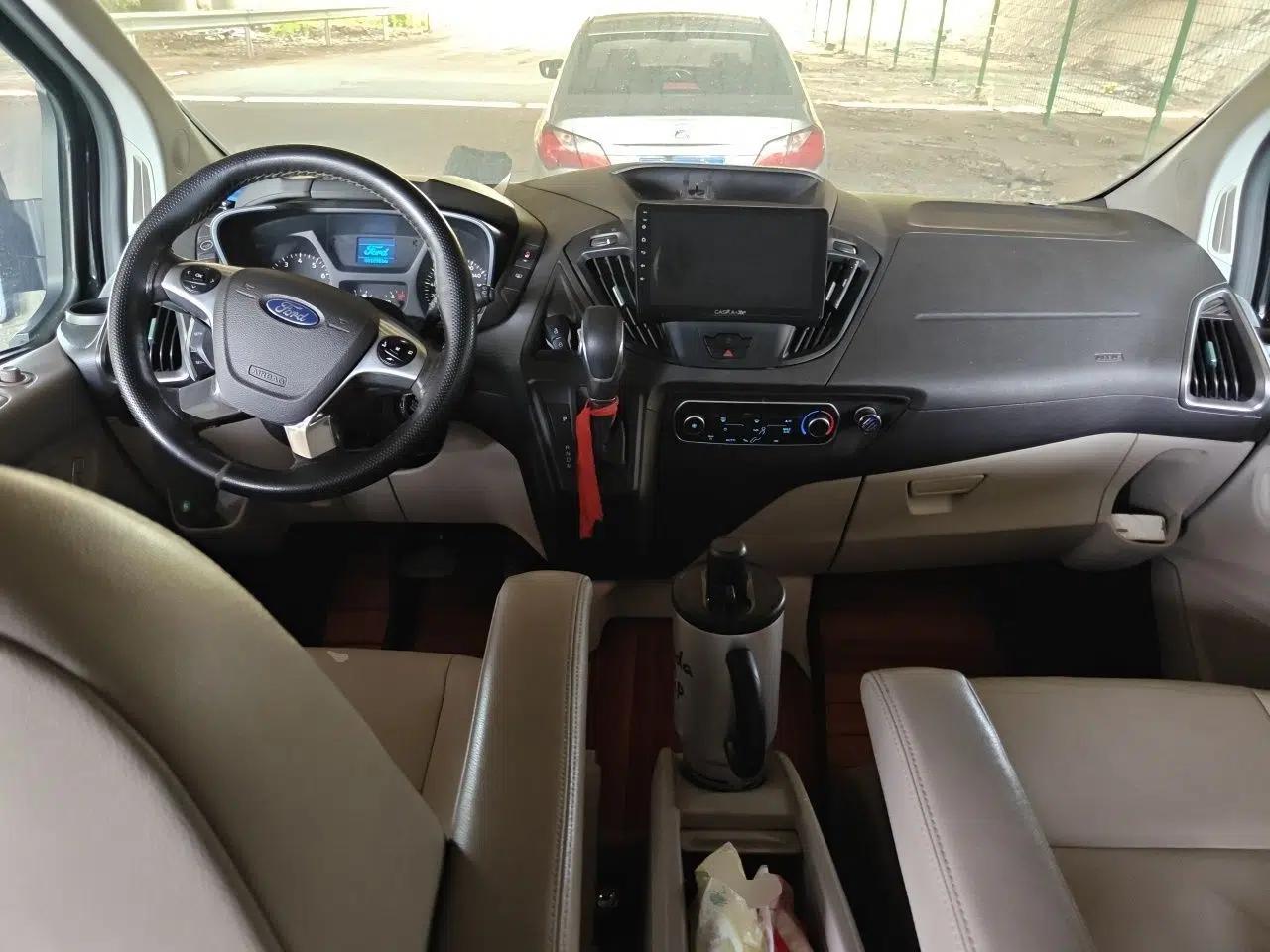 Ford Tourneo Custom 2017 2.0T Automatic Elite Version — миниатюра 9