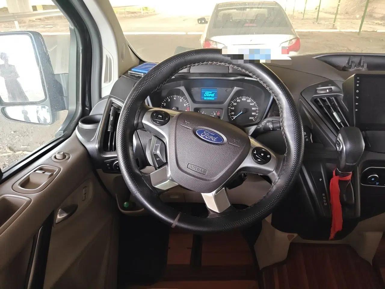 Ford Tourneo Custom 2017 2.0T Automatic Elite Version — миниатюра 10