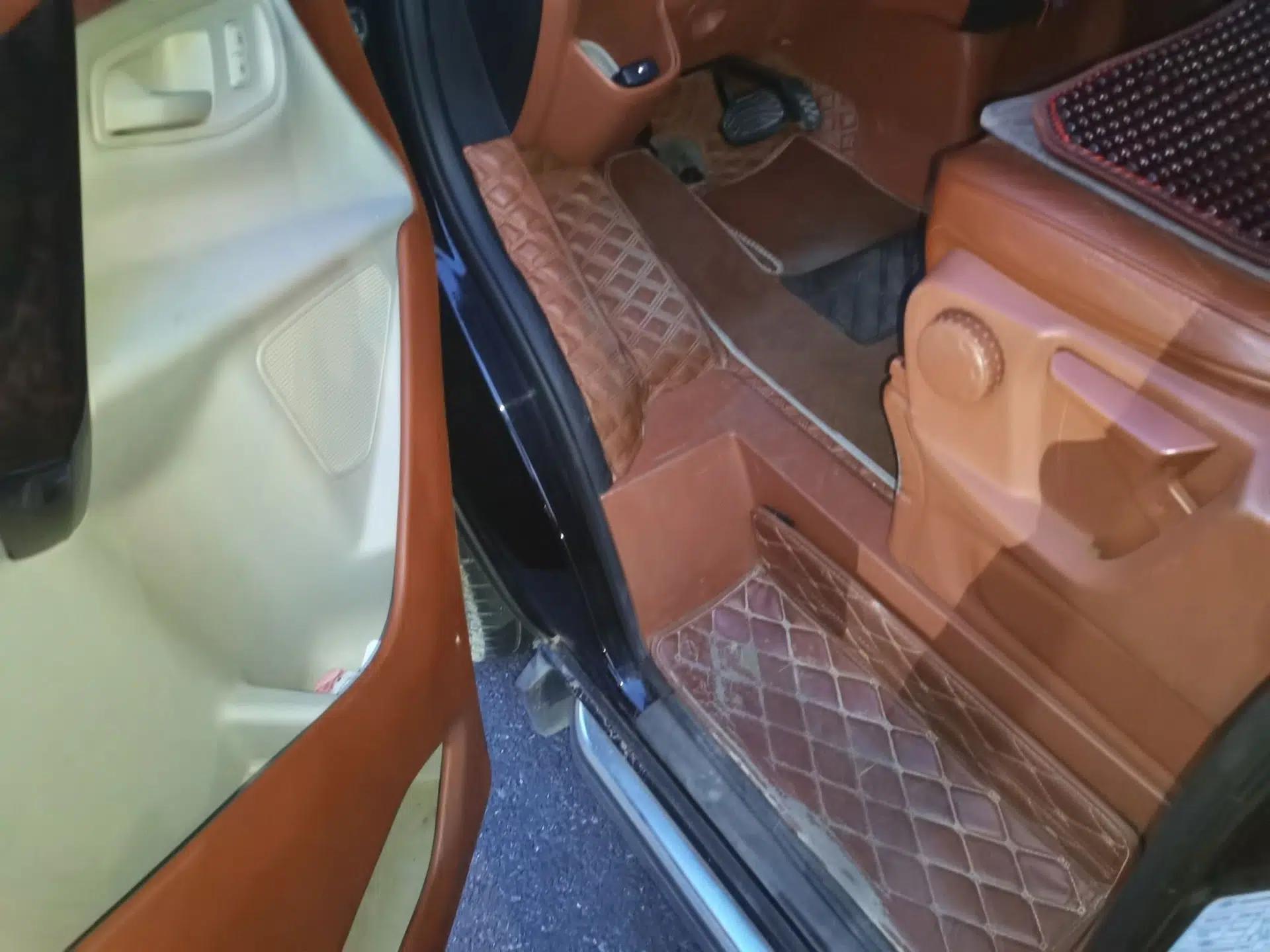 Ford Tourneo Custom 2017 2.0T Automatic Elite Edition — миниатюра 16