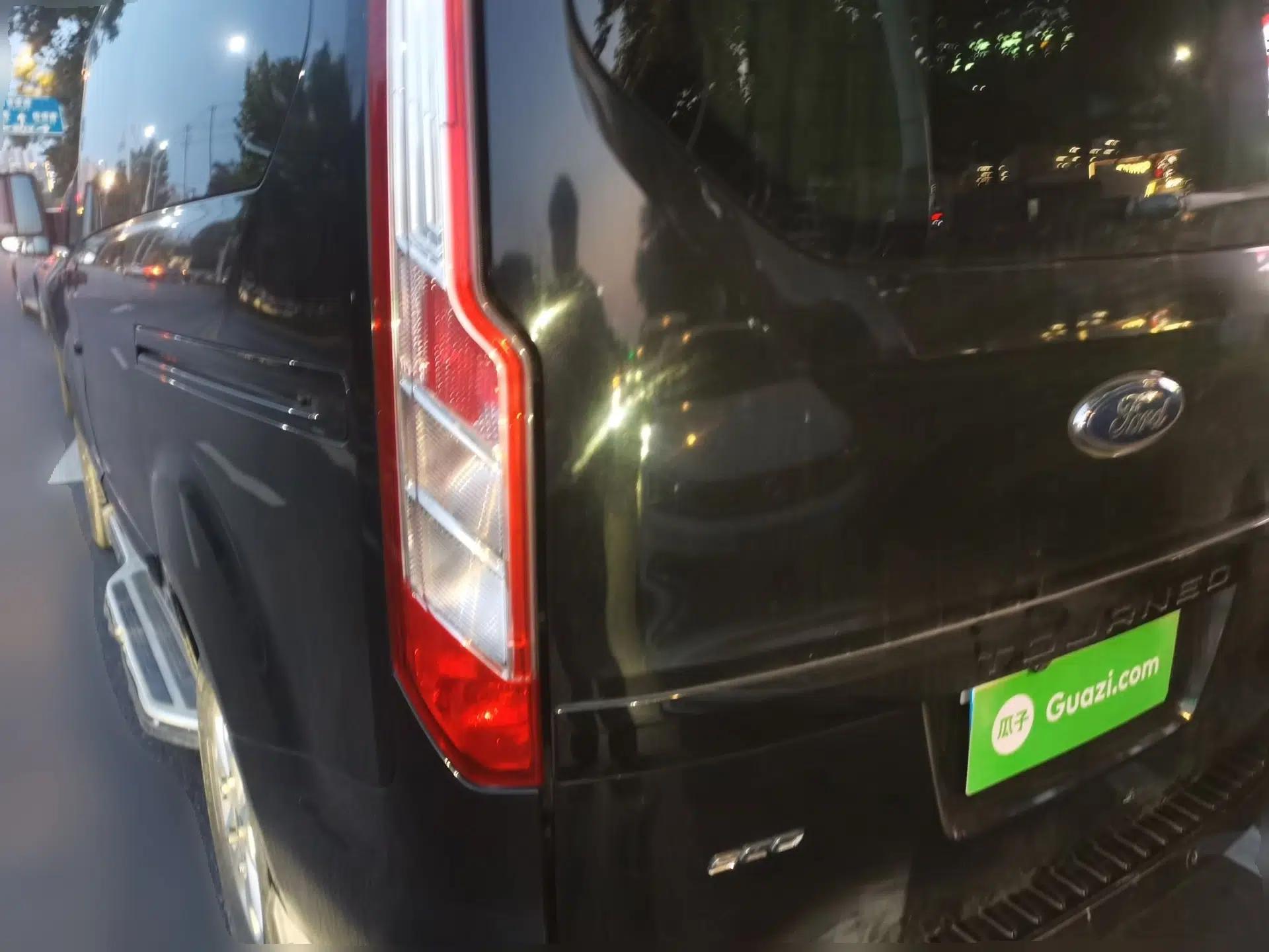 Ford Tourneo Custom 2017 2.0T Automatic Elite Edition — миниатюра 4