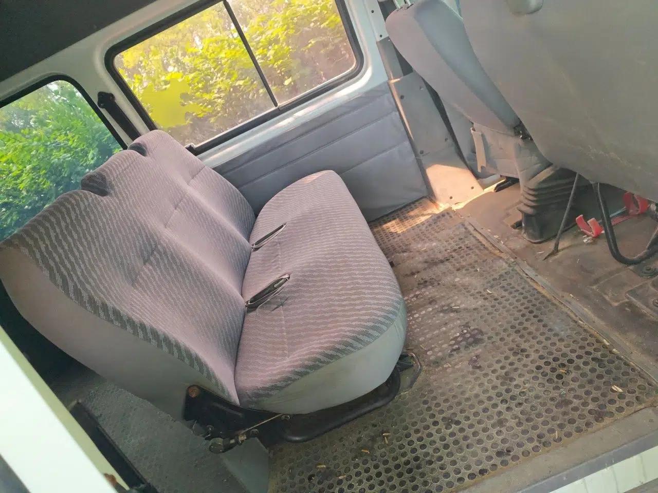 Ford Classic Transit 2013 2.8T Diesel Logistics Model with Short Wheelbase and Mid-Roof JX493ZLQ4 — миниатюра 17