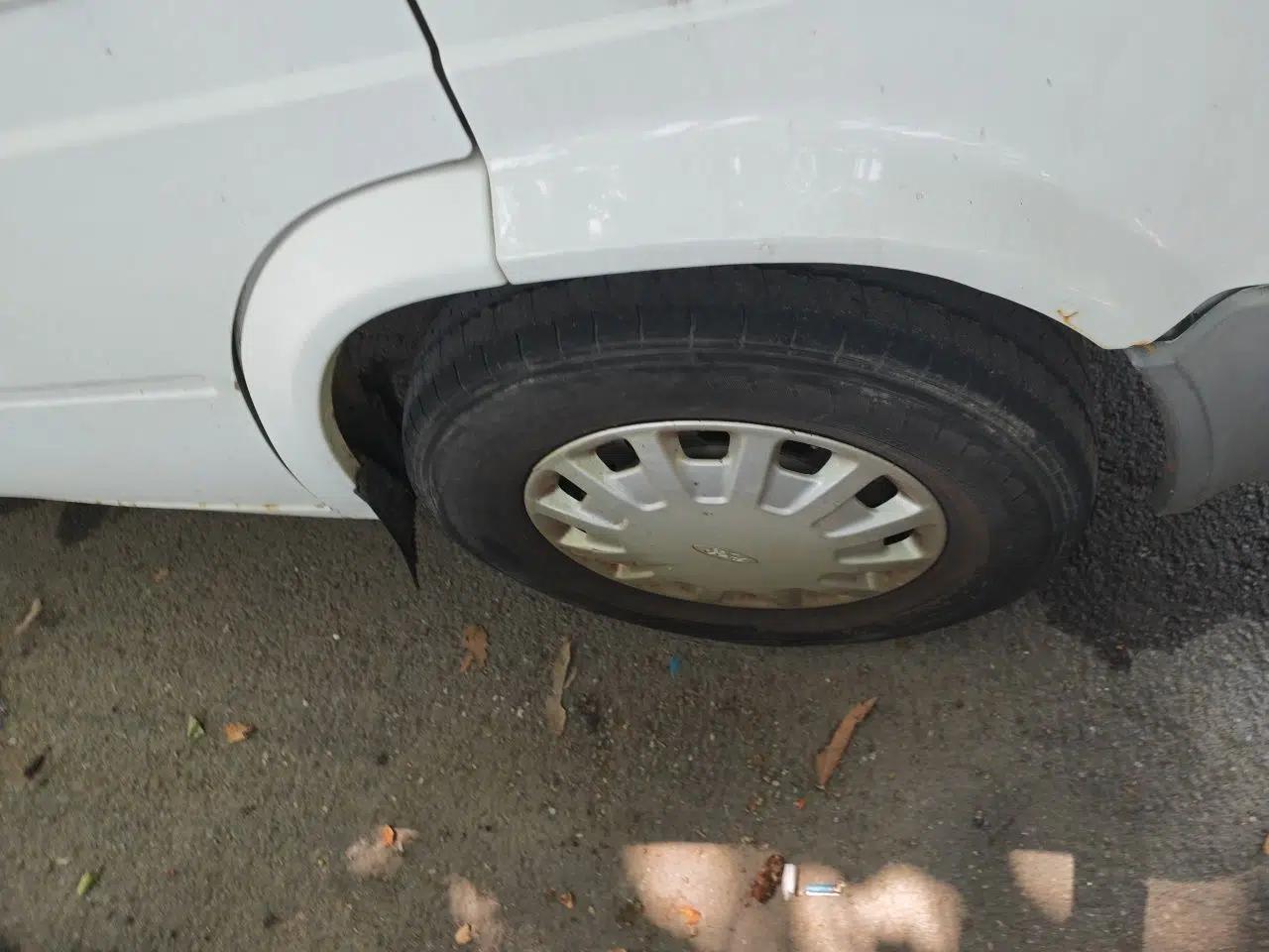 Ford Classic Transit 2013 2.8T Diesel Logistics Model with Short Wheelbase and Mid-Roof JX493ZLQ4 — миниатюра 8