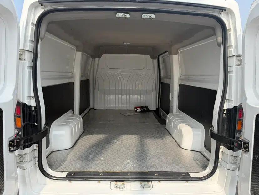 Foton Skyworth EV6 2023 Fast and Slow Charging Version — миниатюра 5