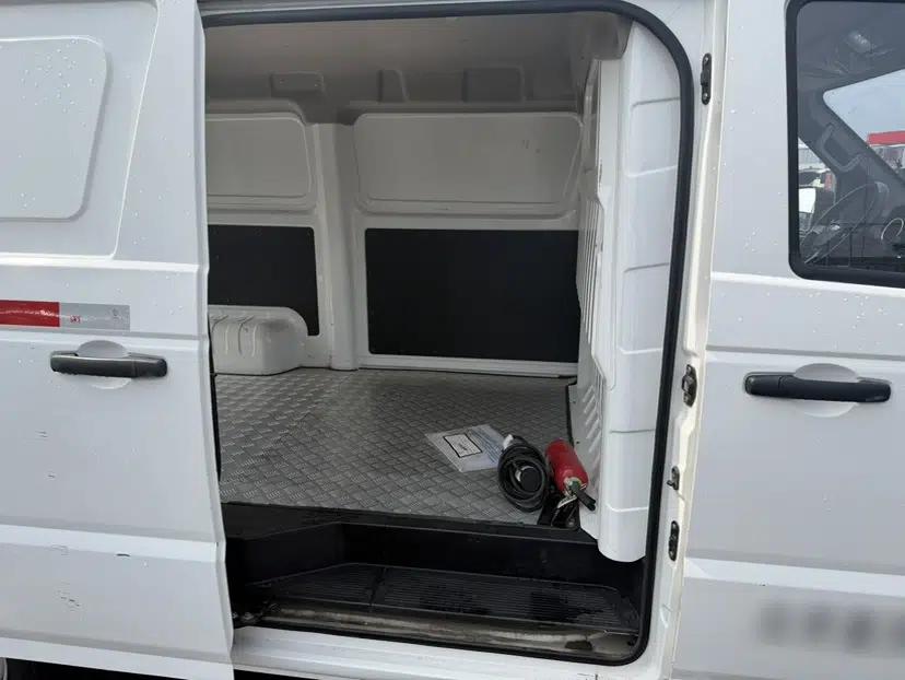 Foton Skyworth EV6 2023 Fast and Slow Charging Version — миниатюра 9