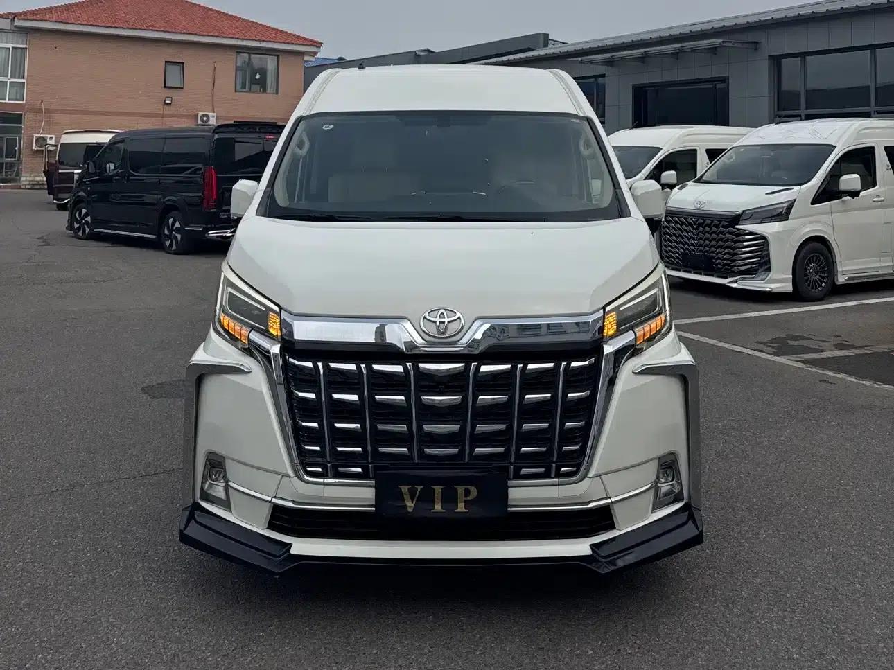 2023 HIACE 3.5L Automatic — миниатюра 2