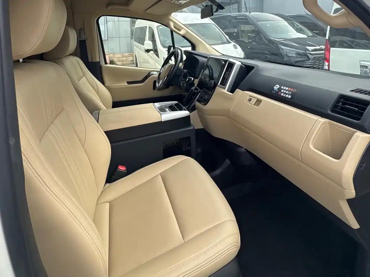 2023 HIACE 3.5L Automatic — миниатюра 12