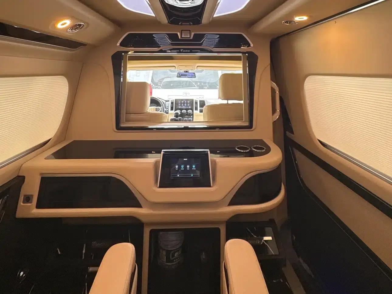 2023 HIACE 3.5L Automatic — миниатюра 16