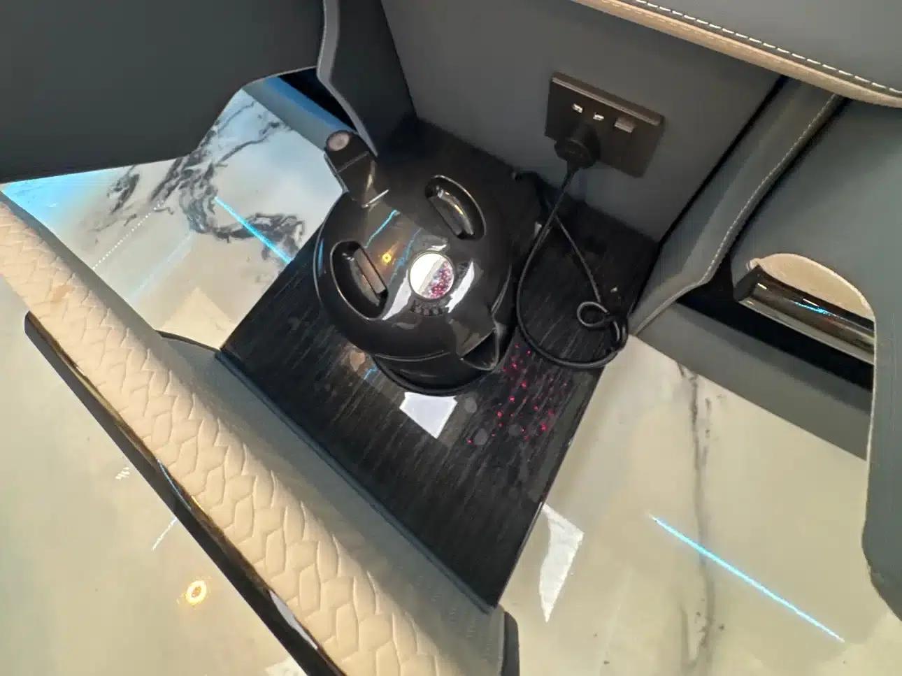 2023 HIACE 3.5L Automatic — миниатюра 13