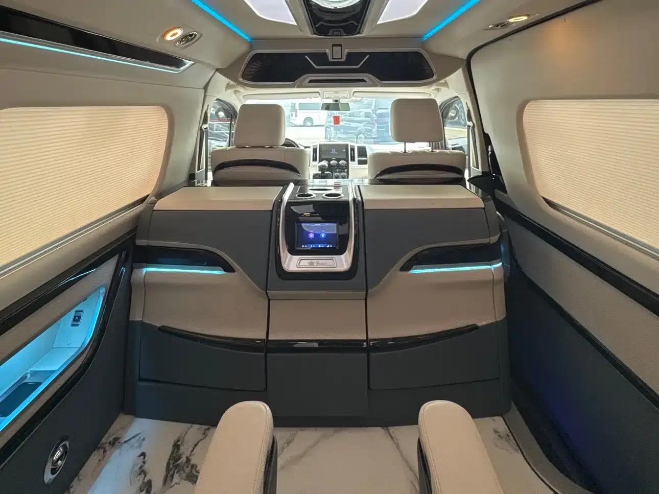 2023 HIACE 3.5L Automatic — миниатюра 15