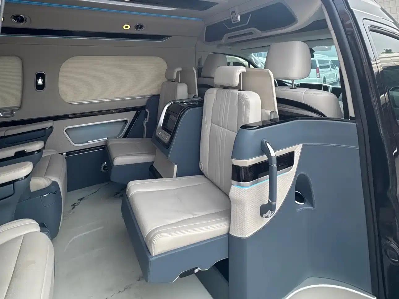 2023 HIACE 3.5L Automatic — миниатюра 10