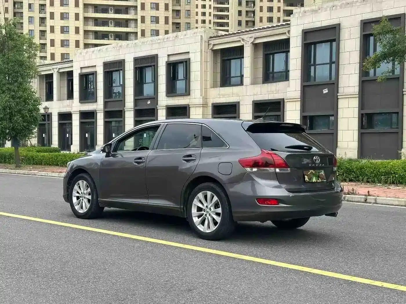 Imported 2013 Venza 2.7L 2WD Luxury Edition — миниатюра 7