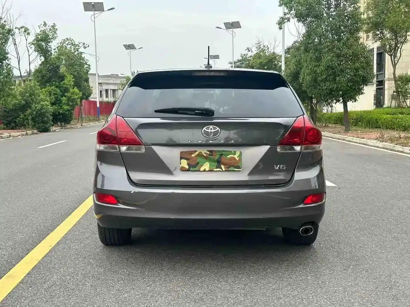 Imported 2013 Venza 2.7L 2WD Luxury Edition — миниатюра 8