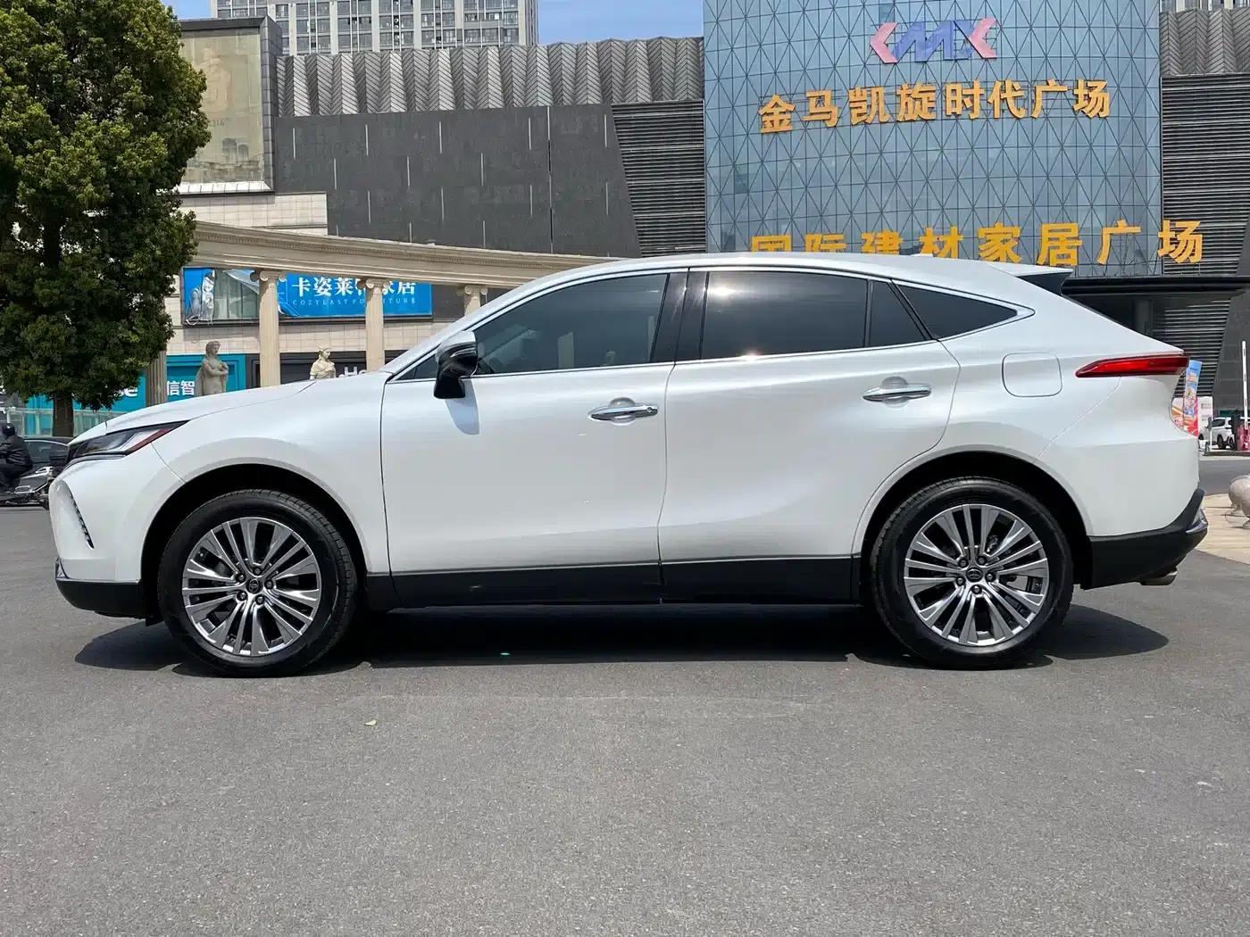 HARRIER 2024 2.0L CVT 2WD Premium Edition — миниатюра 9