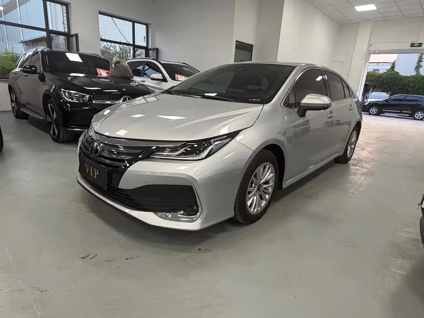 2022 Avalon 2.0L Premium Edition — миниатюра 1