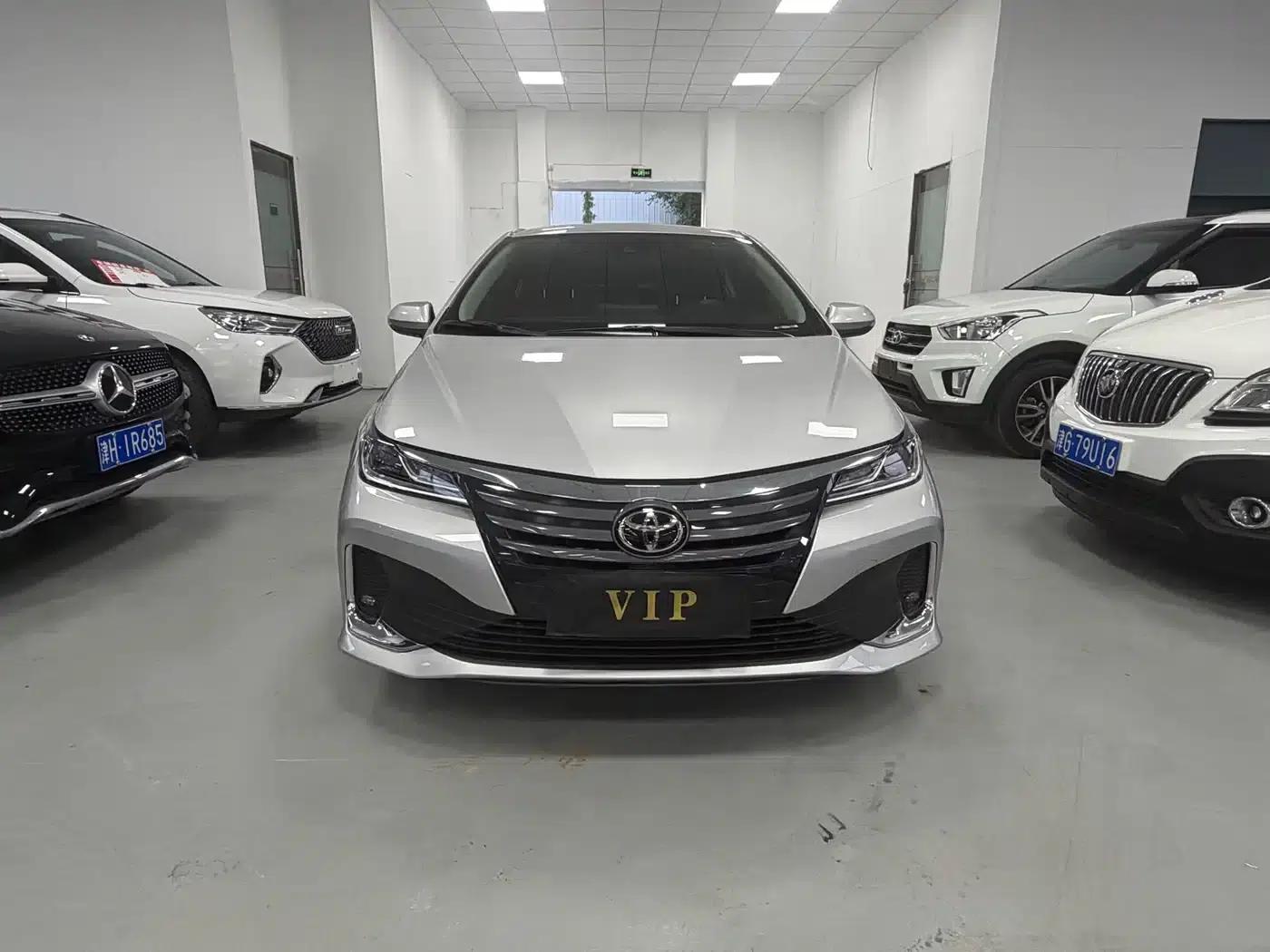 2022 Avalon 2.0L Premium Edition — миниатюра 2