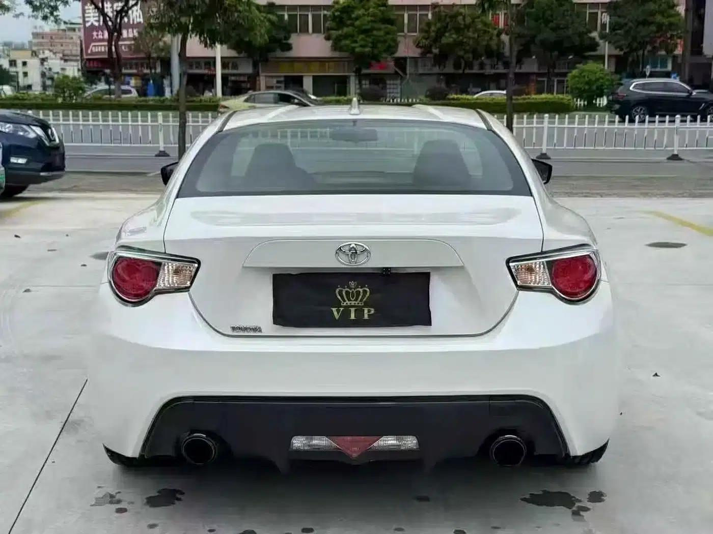 Toyota 86 2014 2.0L Automatic Luxury — миниатюра 5