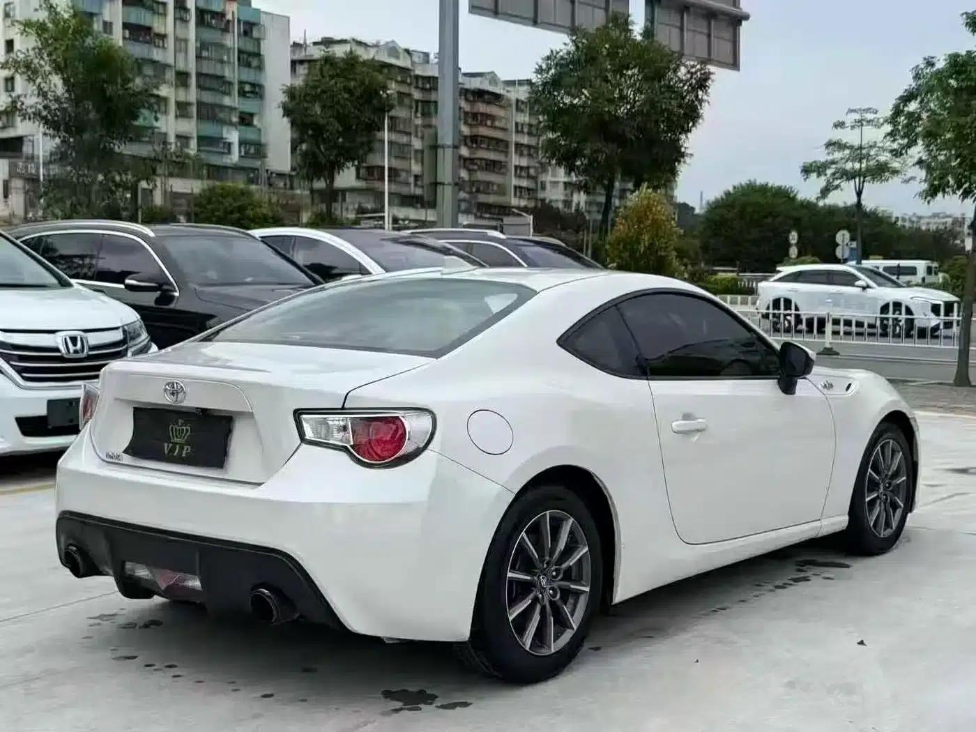 Toyota 86 2014 2.0L Automatic Luxury — миниатюра 6