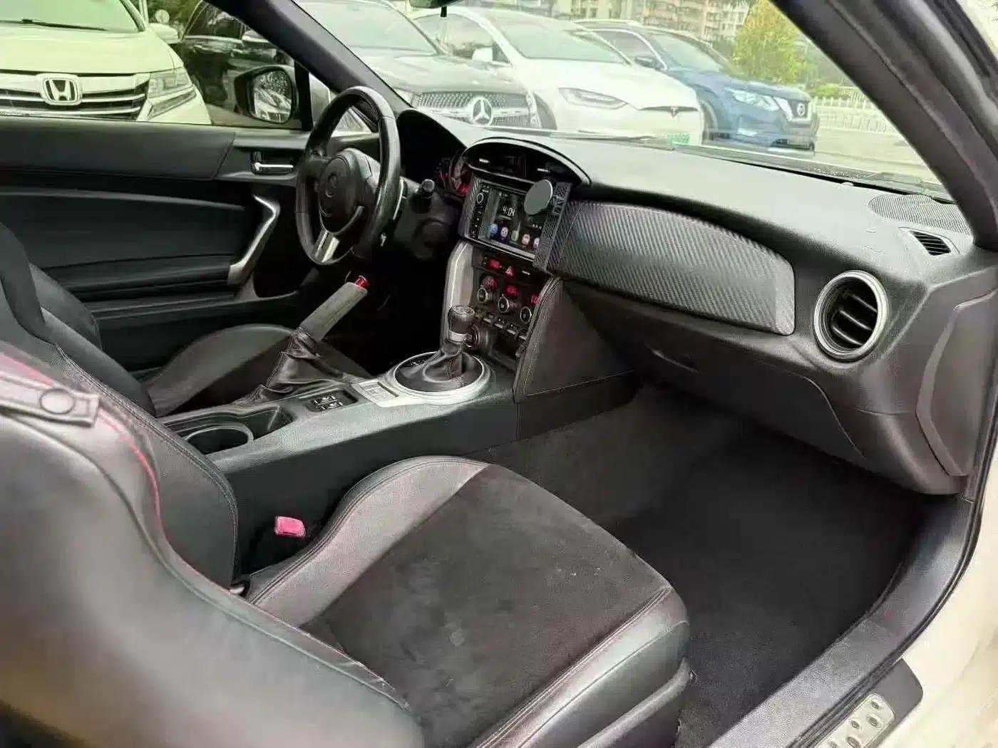 Toyota 86 2014 2.0L Automatic Luxury — миниатюра 8