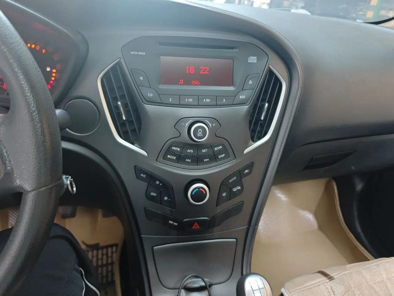 GAC Trumpchi GA3 2013 1.6L Manual Luxury ESP Version — миниатюра 13