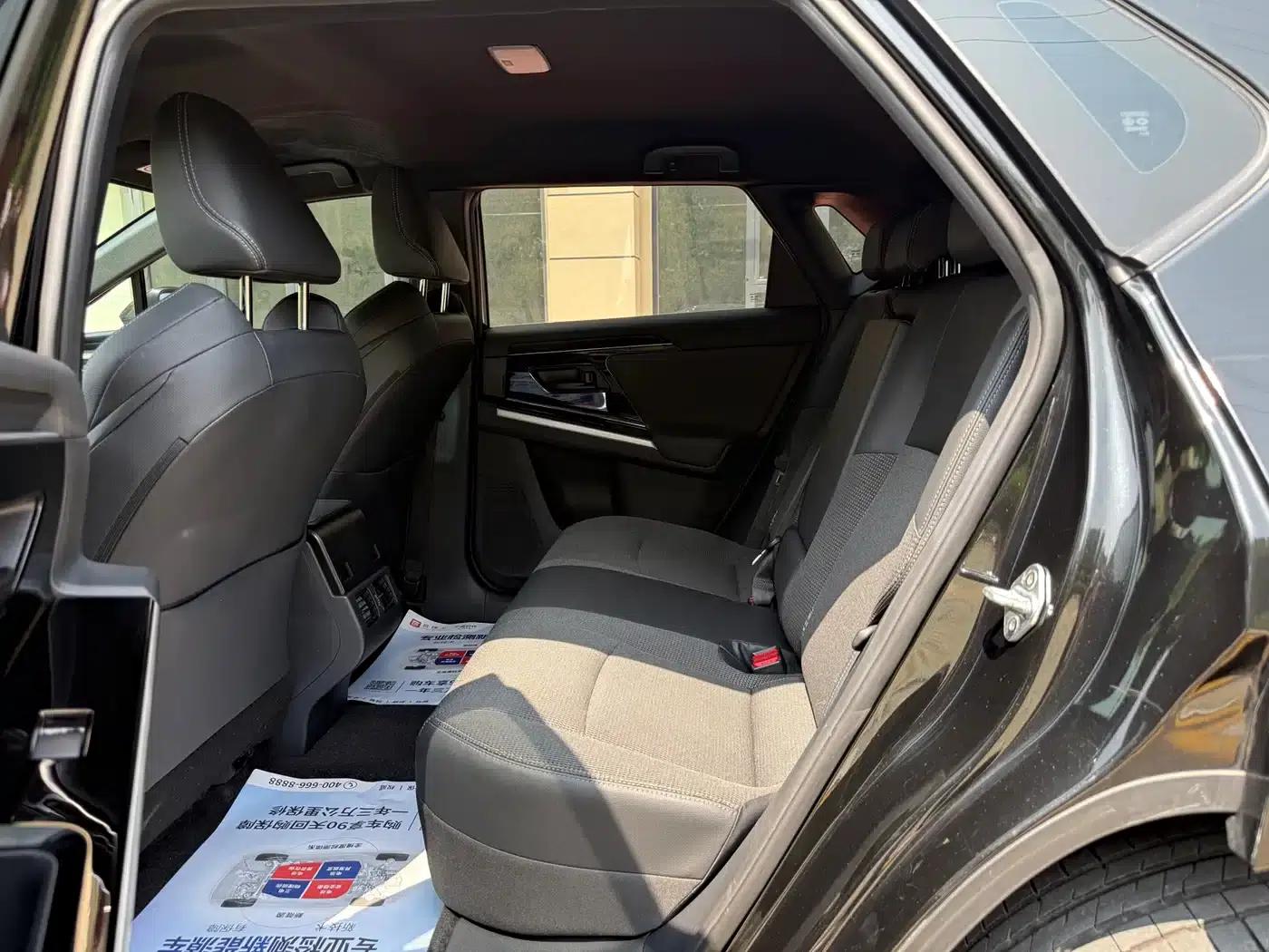 FAW Toyota bZ4X 2022 Two-Wheel Drive Elite JOY Edition — миниатюра 6