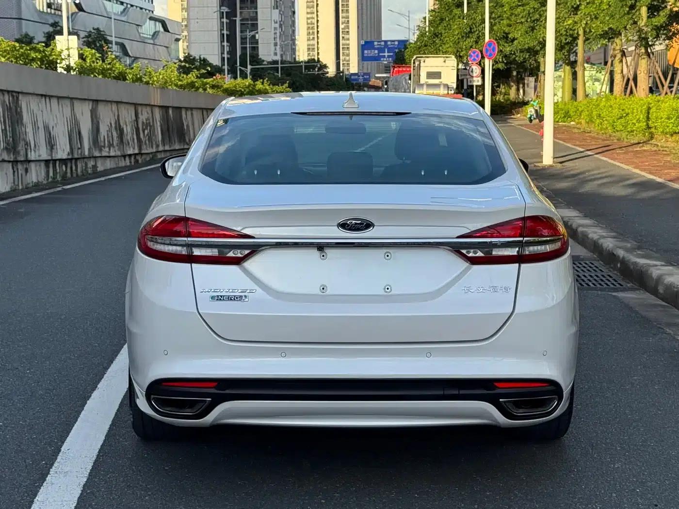 Mondeo PHEV 2018 2.0 PHEV Smart Edition — миниатюра 4