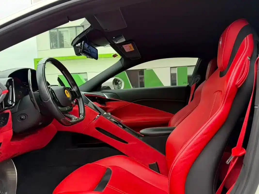 Roma 2020 3.9T V8 — миниатюра 2