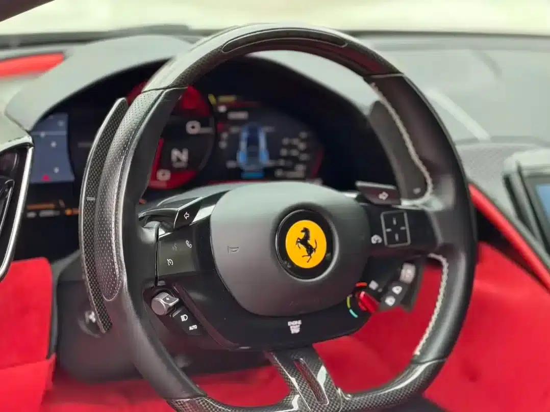 Roma 2020 3.9T V8 — миниатюра 3